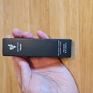 Younique skin solution concealer in Taffeta